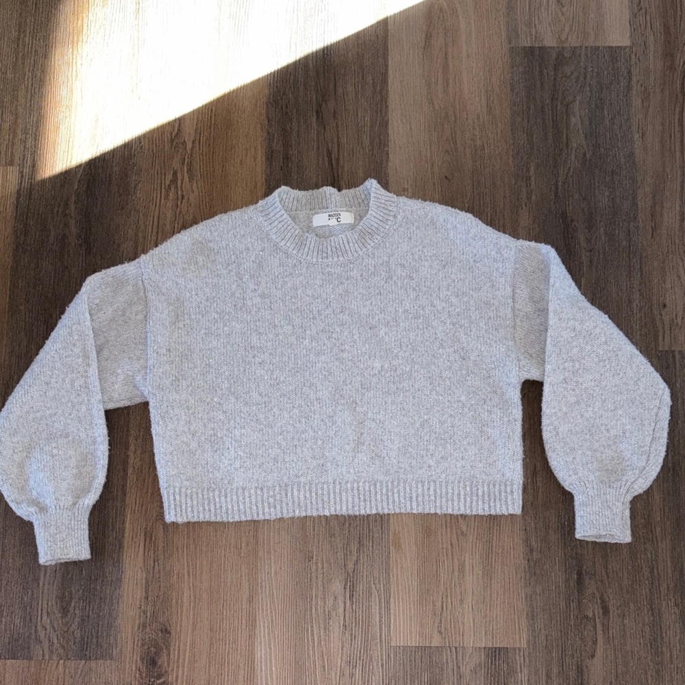 Crewneck Balloon-Sleeve Sweater in Light Gray
